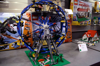 Illustration for article titled First Look: Lego Creator Monster Dino and Ferris Wheel
